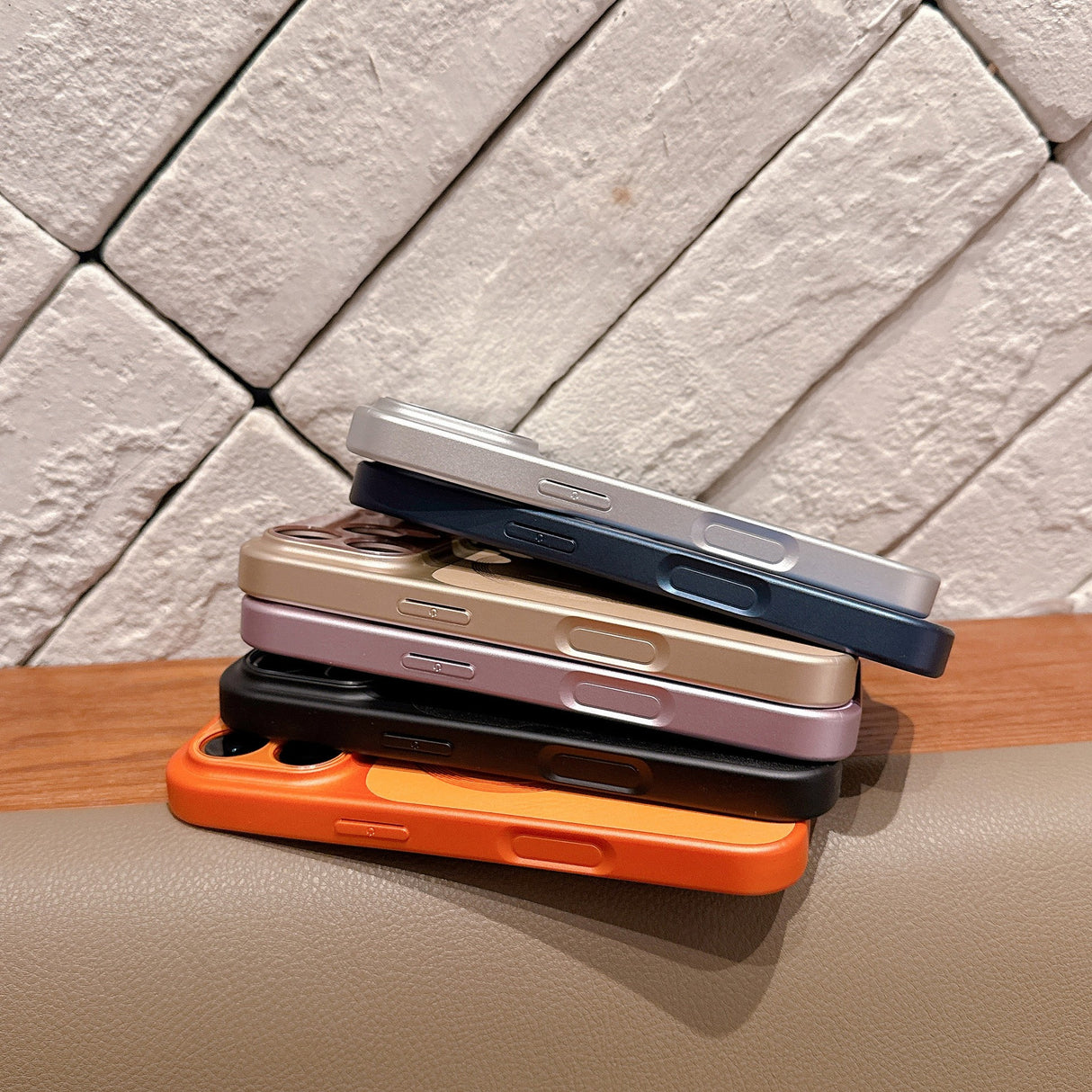 Carcasa Magnetica Mata, Vivimall, pentru iPhone 17, Argintiu - vivimall.ro
