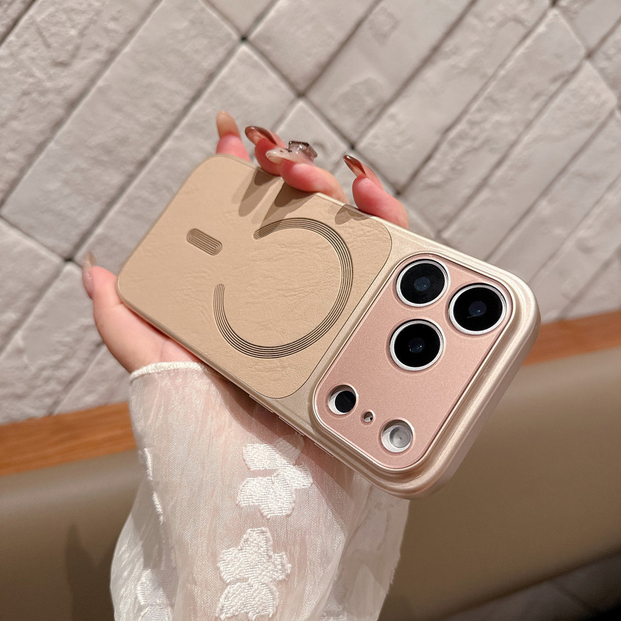 Carcasa Magnetica Mata, Vivimall, pentru iPhone 17 Pro Max, Argintiu - vivimall.ro