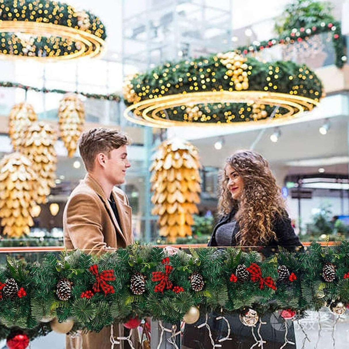 Ghirlanda decorativa Craciun cu funde rosii si conuri de brad, Flippy, 2,70 m, Verde