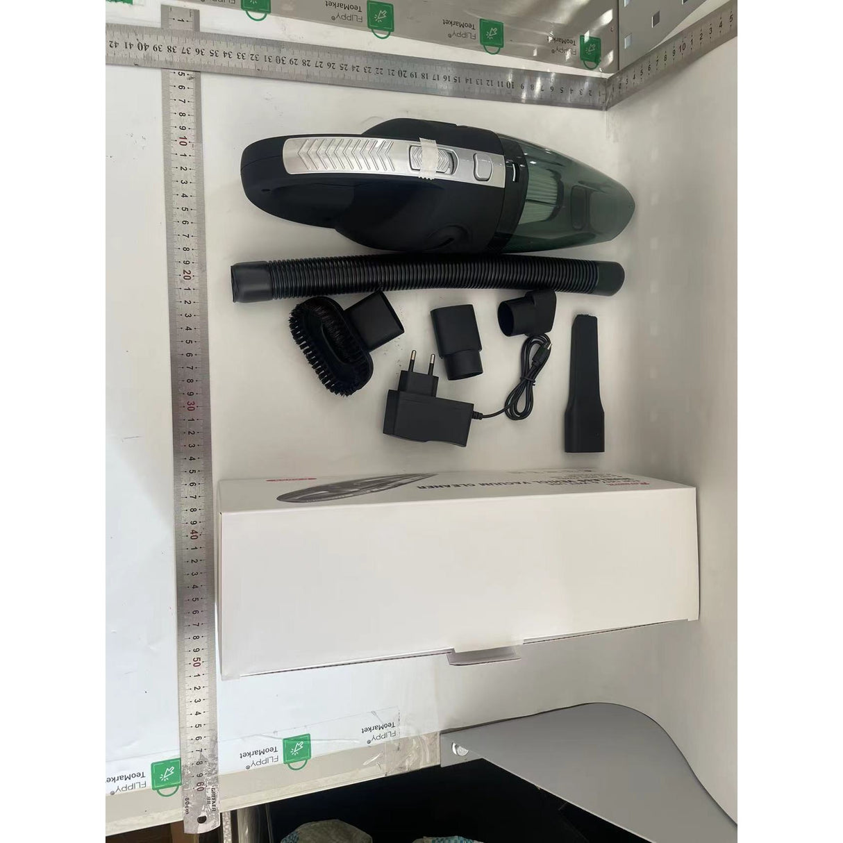 Aspirator de Mana Portabil Turbo, Flippy, pentru Uz Caznic sau Auto, Functie de Aspirare Umeda si Uscata, Incarcare la Priza, 32.000 rot/min, Putere 120W, Aspirare cu Vid de 4 Bar, 5 Accesorii pentru Spatii Inguste, Negru