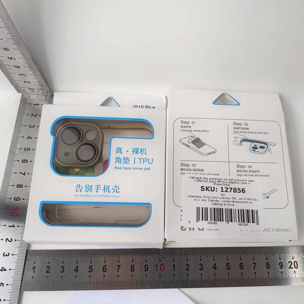 Detaliu capac metalic colț superior husă edgeless iPhone 15 Plus, aliaj gri mat, protecție antisoc