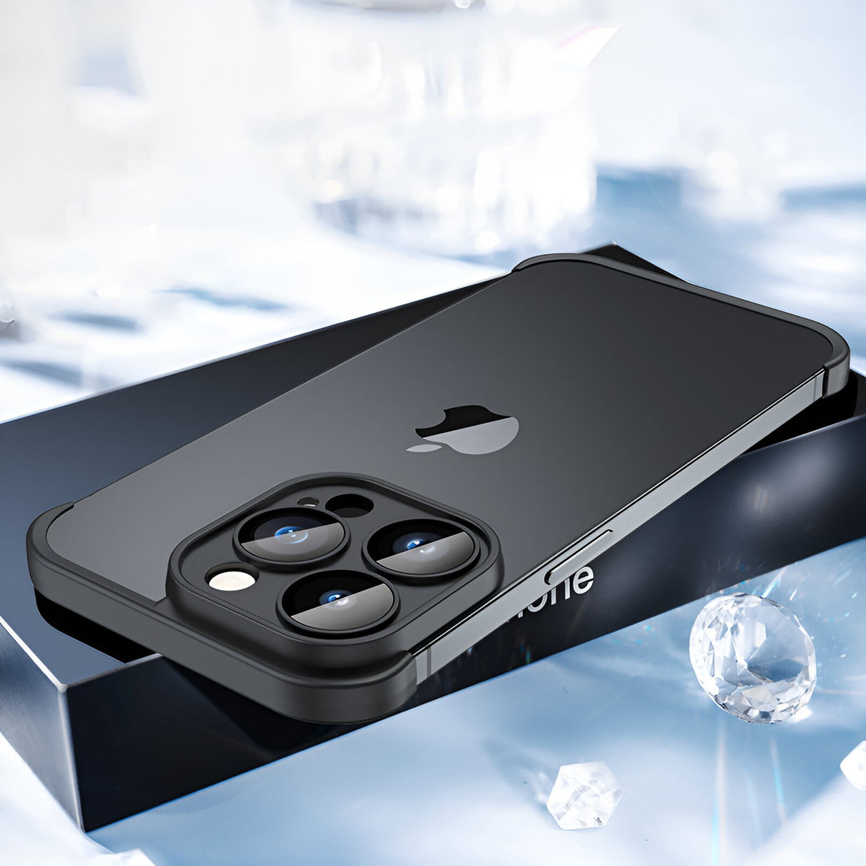 Husă TPU antisoc iPhone 15 Pro, colț superior protejat, finisaj negru mat, vedere laterală
