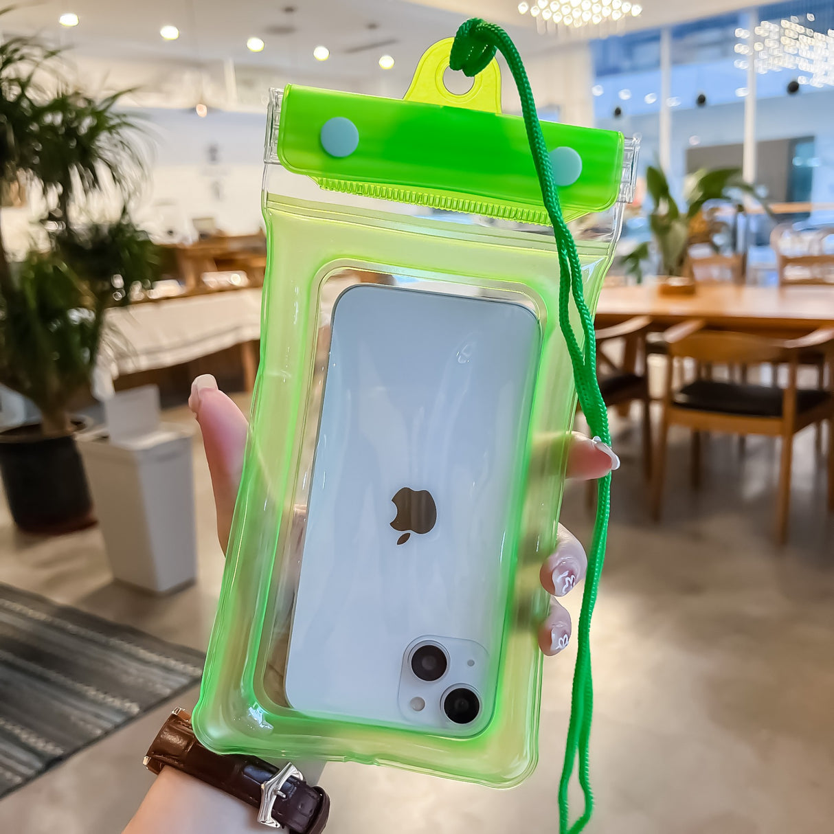 Husa subacvatica Zip Waterproof Flippy, Snowproof, Universala, Impermeabila, cu Snur, pentru telefon sau documente, Verde - vivimall.ro