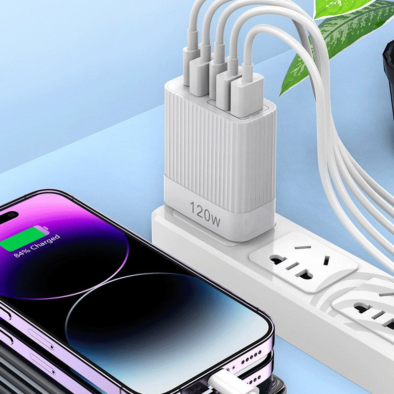Încărcător rețea 120W conectat la priză, utilizare acasă sau la birou, design compact alb