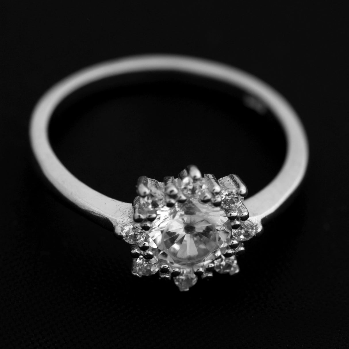 Inel Floare cu pietre din Argint 925, rodiat, marimea 56 - vivimall.ro