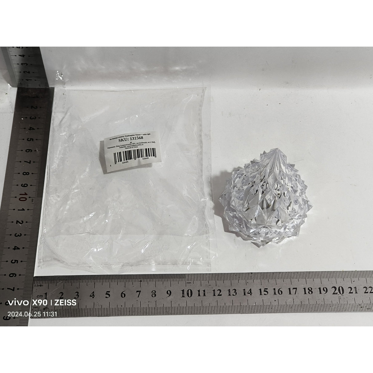 Lampa de Veghe, Vivimall, Model IceBerg, cu Baterii, Lumina Rece, Transparent, 6.5x8 cm