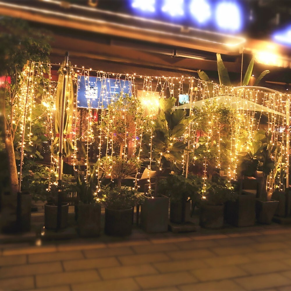 Instalatie Craciun, 135 m, 3240 Led-uri ,Franjuri, Alb cald, Flash, Alimentator, Interconectabila, Prelungitor 6.5 m inclus, Fir Transparent Cauciucat, 220v, Vivimall - vivimall.ro