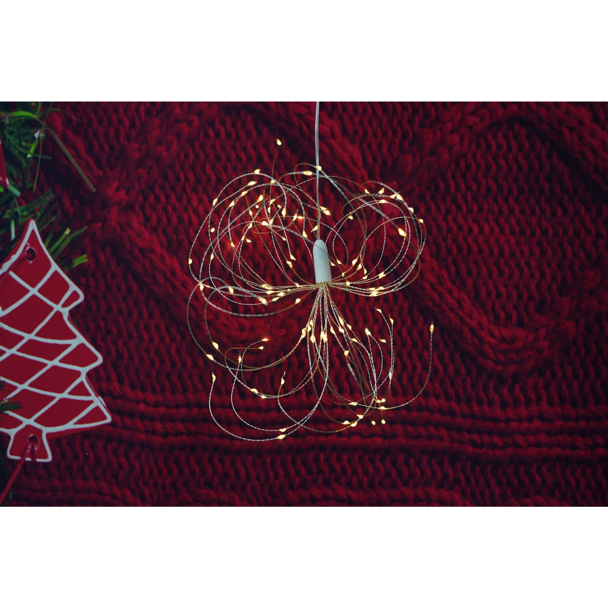 Instalatie Craciun, 150 LED-uri, alb cald, telecomanda 8 functii, cu baterii, explozie fireworks, fir cupru, interior/exterior, Vivimall - vivimall.ro