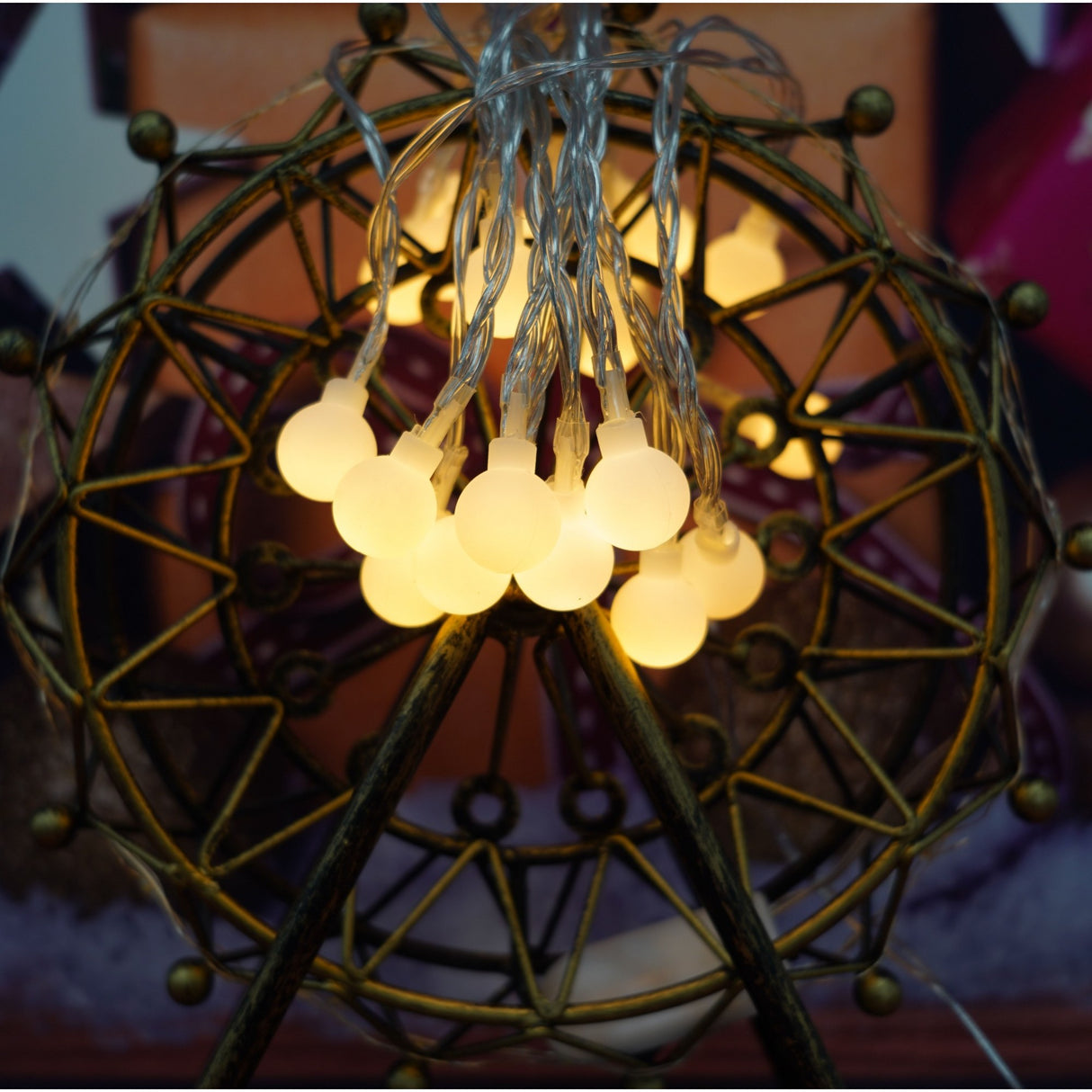 Instalatie Craciun, .3 m, 20 de LED-uri, alb-cald, model cu bilute, liniara, cu baterie, interior/exterior, Vivimall - vivimall.ro