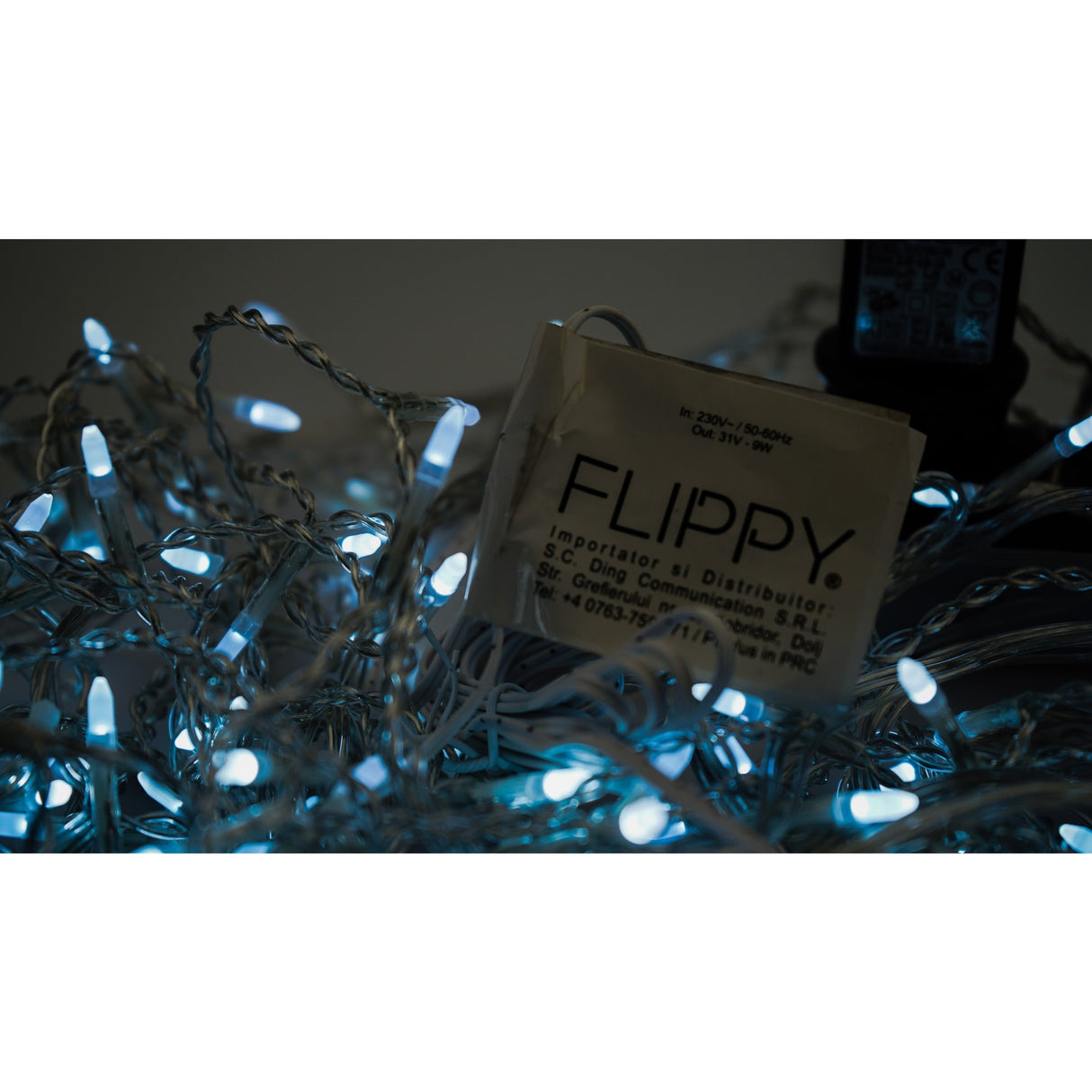 Instalatie Craciun, 22 m, 657 Led-uri ,Franjuri, Alb rece, 8 jocuri de lumini, Transformator cu telecomanda, Interconectabila, Prelungitor 5 m inclus, Fir Negru, Vivimall - vivimall.ro