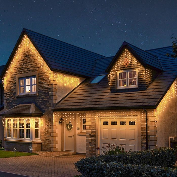 Instalatie Craciun, 5 m, 143 Led-uri ,Franjuri, Alb cald, Flash, Transformator, Interconectabila, Prelungitor 3 m inclus, Fir Negru, Vivimall - vivimall.ro