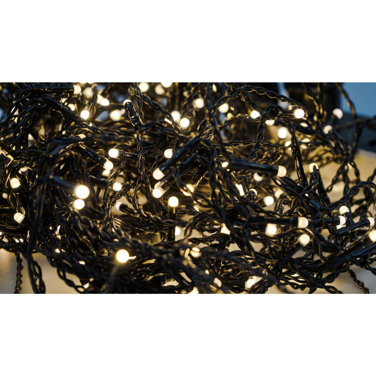 Instalatie Craciun Profesionala de Exterior IP65, 115 m, 2760 Led-uri Mari ,Franjuri, Alb cald, Flash, Alimentator de 1.5 m, Interconectabila, Fir Negru Cauciucat, 220v, Vivimall - vivimall.ro