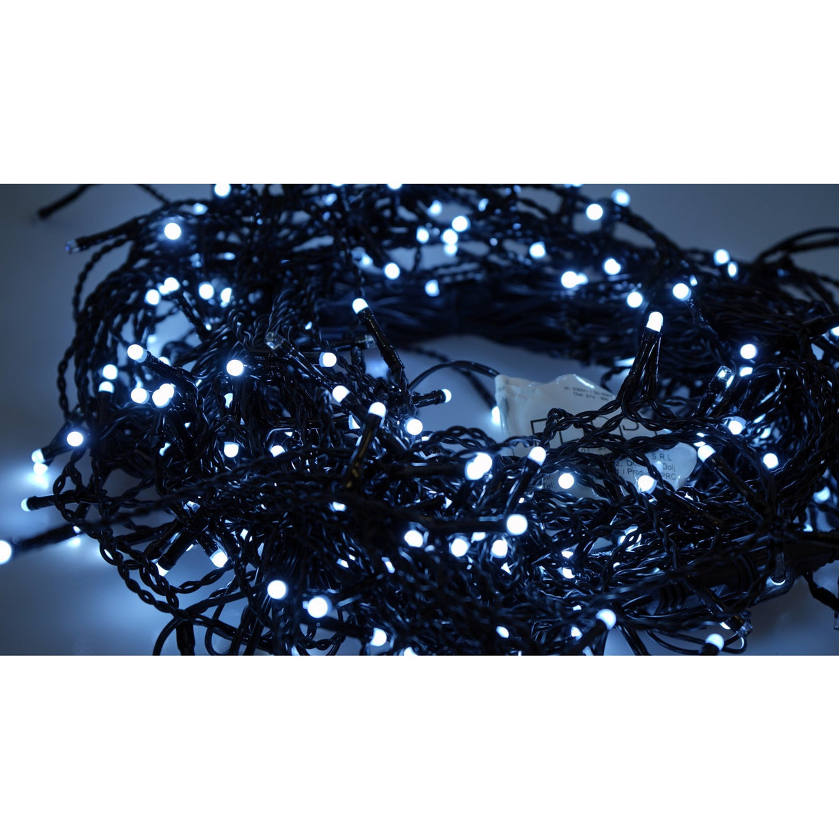 Instalatie Craciun Profesionala de Exterior IP65, 50 m, 1200 Led-uri Mari ,Franjuri, Alb rece, Flash, Alimentator, Interconectabila, Prelungitor 6.5 m inclus, Fir Negru Cauciucat, 220v, Vivimall - vivimall.ro