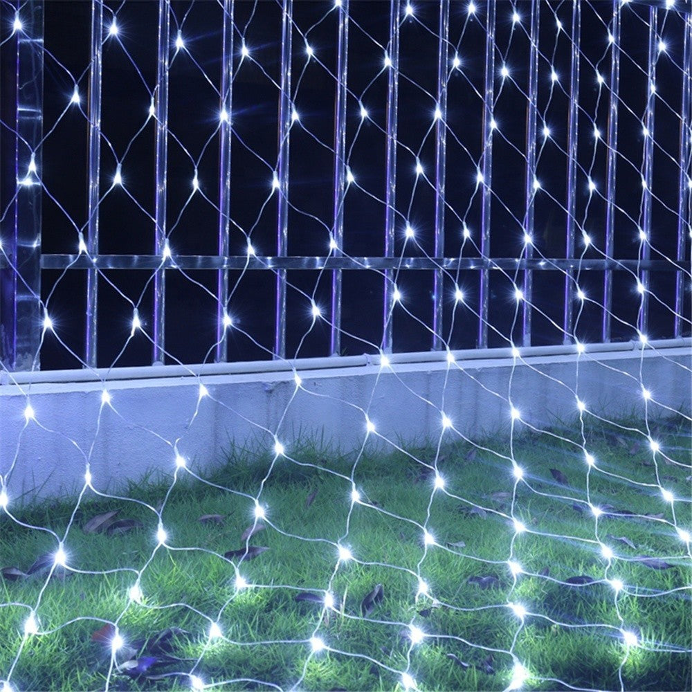 Instalatie Craciun, Tip Plasa, 3 m x 3 m, 320 LED-uri, Alb rece, 8 jocuri de lumini, Transformator, Interconectabila, Prelungitor 3 m inclus, Fir transparent, Vivimall - vivimall.ro