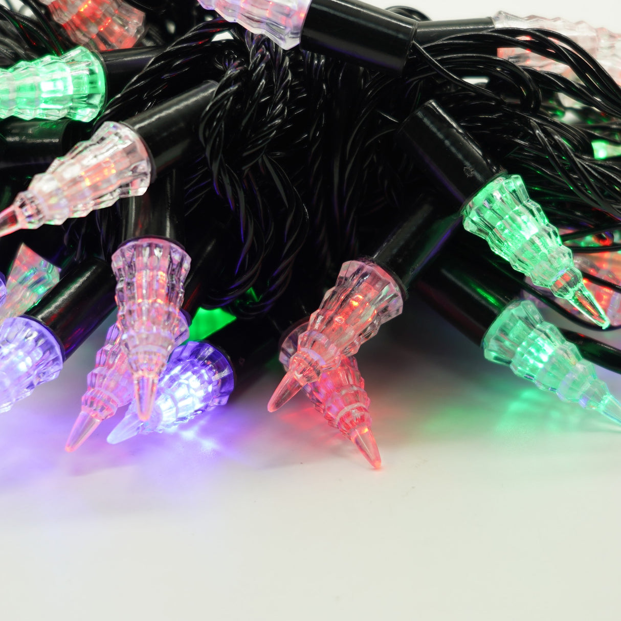 Instalatie de Craciun Liniara RGRB Yoto, 10 m, din care 1 m Prelungitor 220V, 40 LED, Model Brazi, Utilizare Interior/Exterior, Interconectabila, Fir Negru, multicolor - vivimall.ro