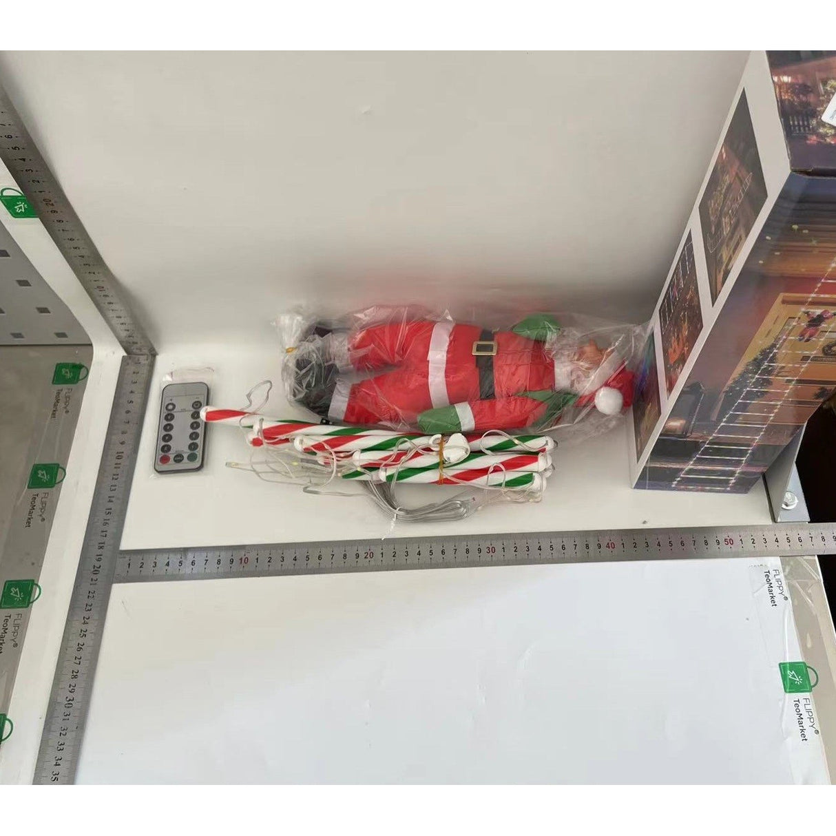 Instalatie LED de Craciun, Vivimall, cu Accesorii, Lumina Calda, Lungime 1.5m, 8 Trepte, 120 de Luminite, 8 Moduri, Model Mos Craciun pe Scara, Multicolor - vivimall.ro