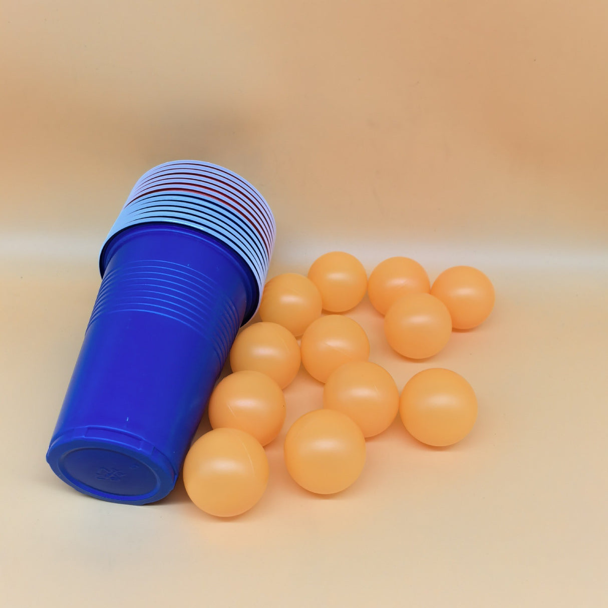 Joc de Baut BEER PONG, Flippy, Set din 12 Mingi de Tenis si 12 Pahare Reutilizabile, Joc Interactiv pentu Adulti, Albastru Rosu - vivimall.ro