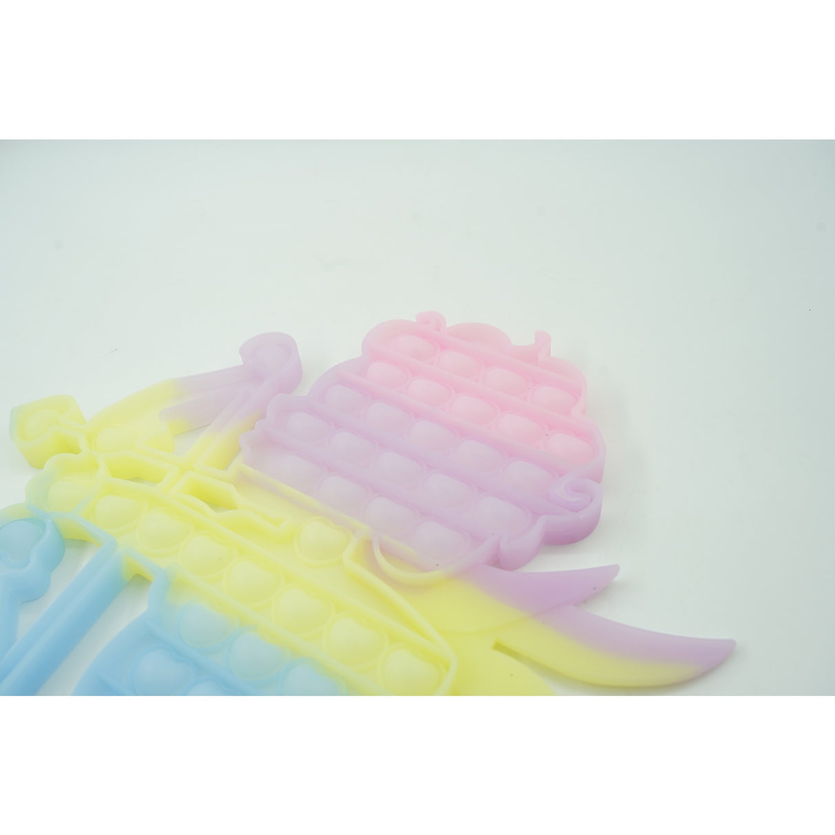 Jucarie antistres din silicon Flippy, Pop it Now and Flip It , 40x45 cm, Cupidon, Fosforescent, Multicolor - vivimall.ro