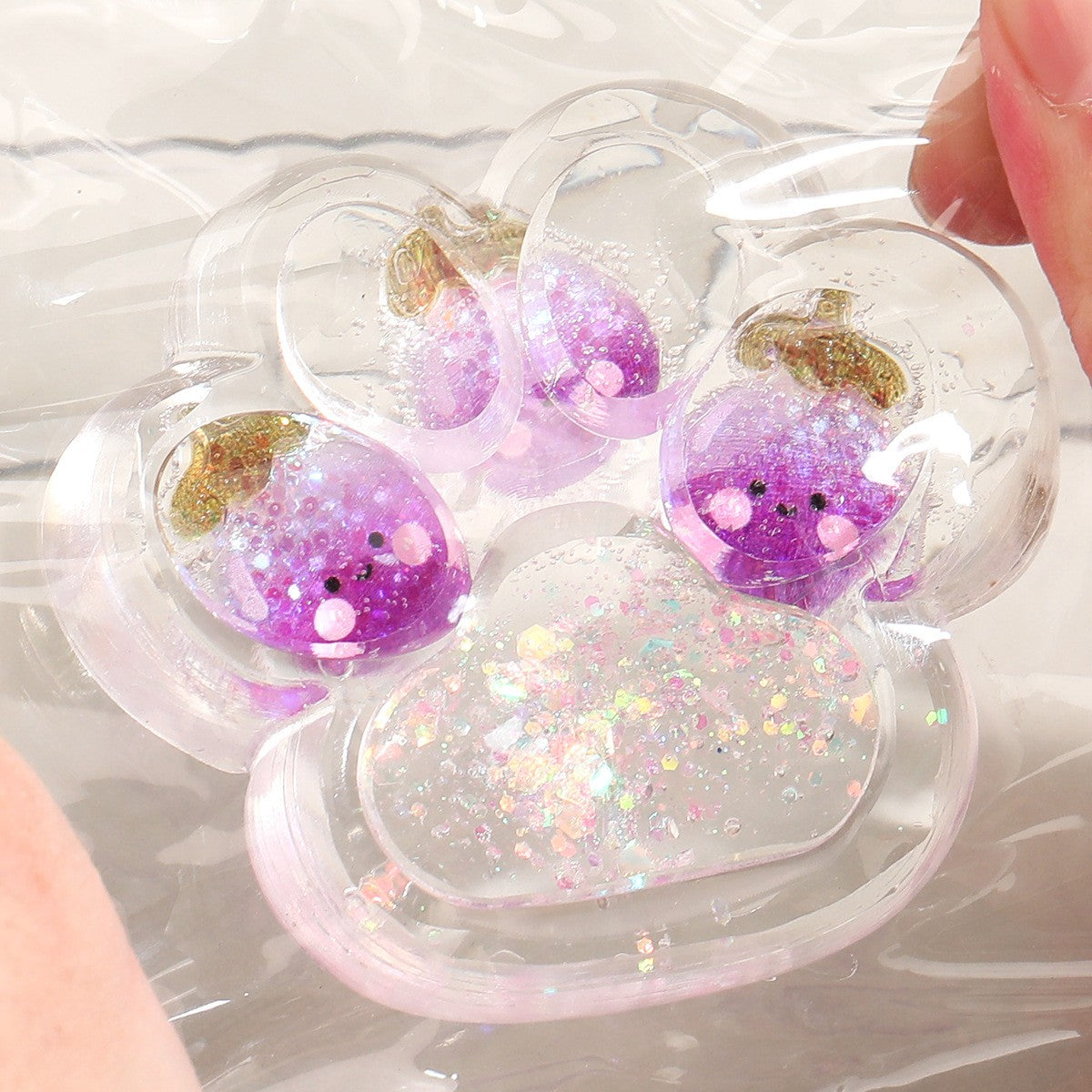 Jucarie Antistres Squishy, Vivimall, Labuta de Pisica Pufoasa, cu Revenire Lenta, 7 x 6.5 cm, Model Ciuperca, Multicolor - vivimall.ro