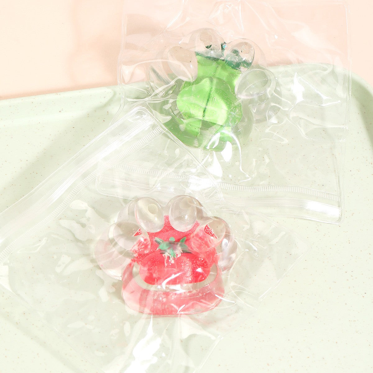 Jucarie Antistres Squishy, Vivimall, Labuta de Pisica Pufoasa, cu Revenire Lenta, 7 x 6.5 cm, Model Legume, Multicolor - vivimall.ro