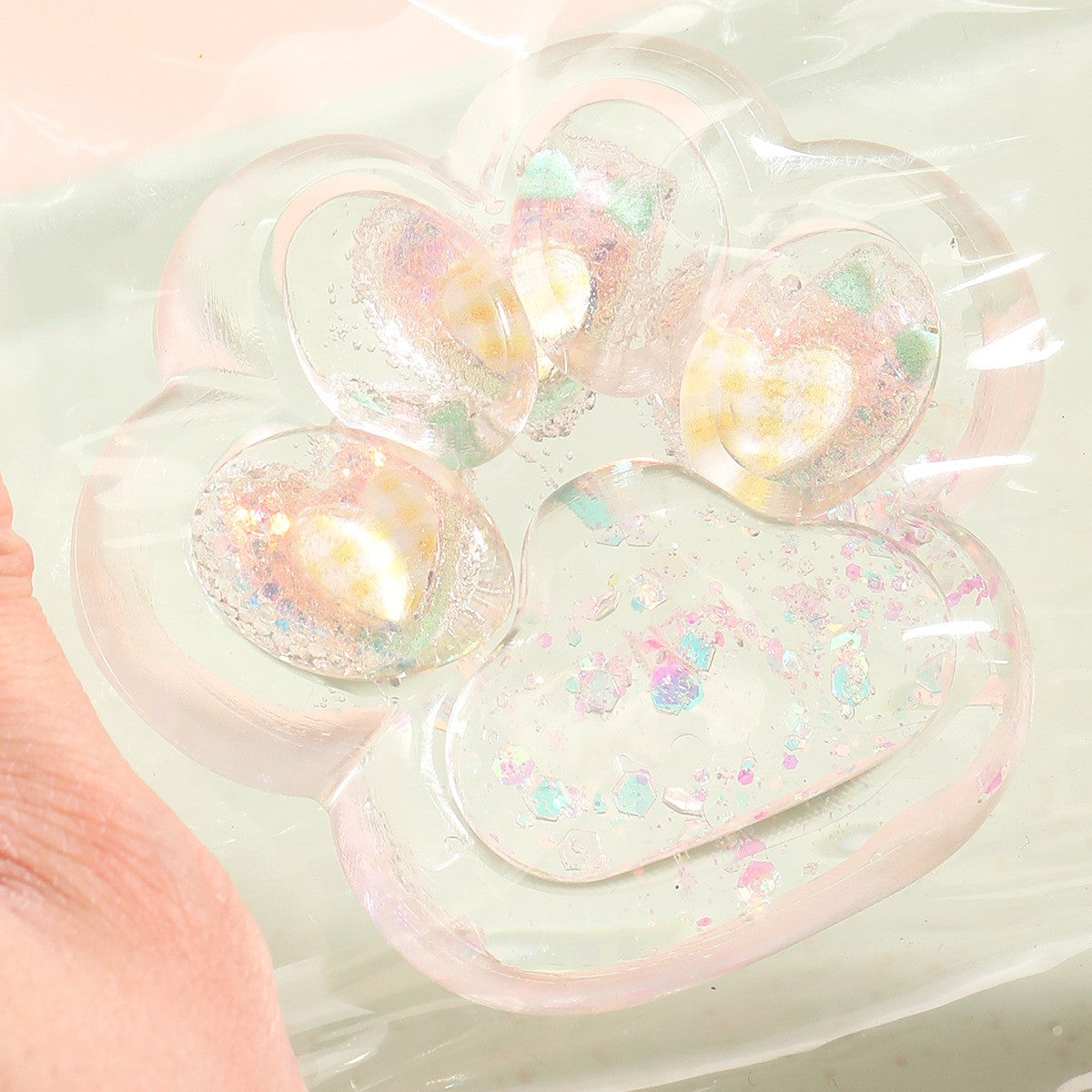 Jucarie Antistres Squishy, Vivimall, Labuta de Pisica Pufoasa, cu Revenire Lenta, 7 x 6.5 cm, Model Inima, Multicolor - vivimall.ro