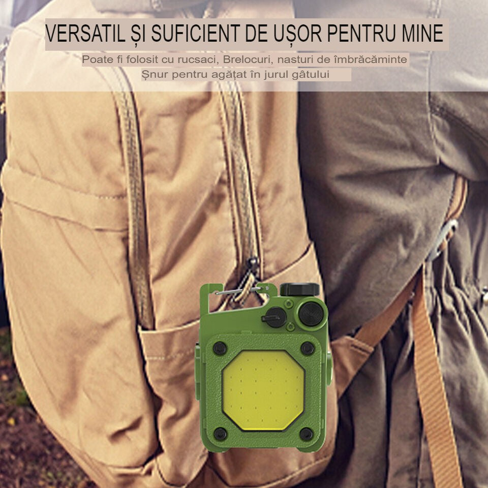 Lanternă mini tip breloc Elvis verde, cârlig de prindere rucsac, detaliu cârlig superior