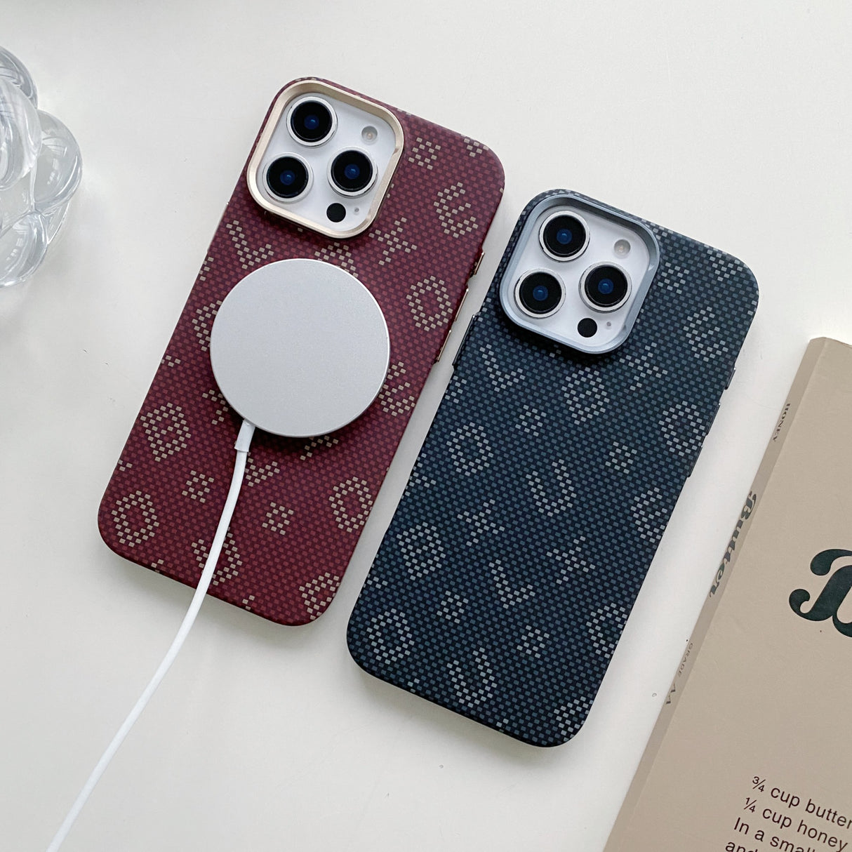 Carcasa Magentica, Vivimall, din Fibra de Carbon, pentru iPhone 17 Pro Max, Portocaliu - vivimall.ro