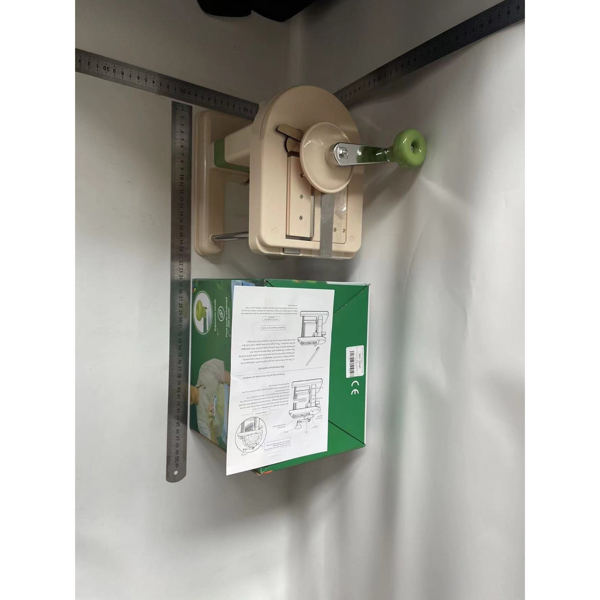 Masina Manuala pentru Maruntit Varza, Vivimall, cu Maner Rotativ, Lame din Inox, Corp din Plastic, pentru Legume si Fructe, 20 x 20 x 15 cm, Alb - vivimall.ro