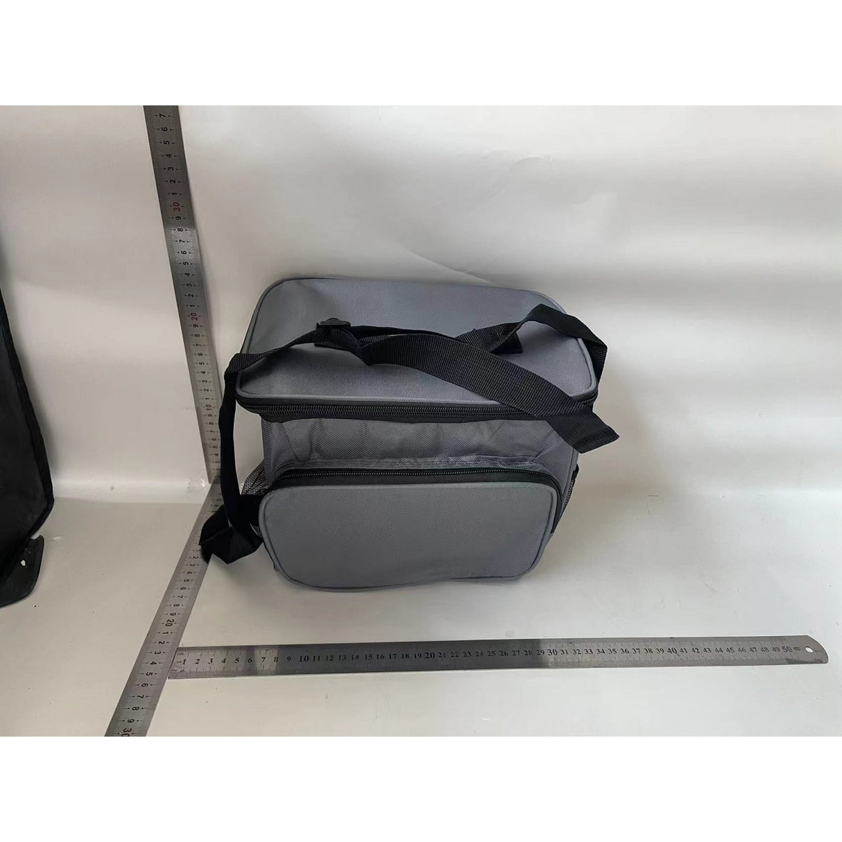 Geanta pentru Pranz, Vivimall, Multifunctionala, Compartimentata, 2 Tipuri de Manere, Impermeabila, 26x24x17 cm, Gri - vivimall.ro