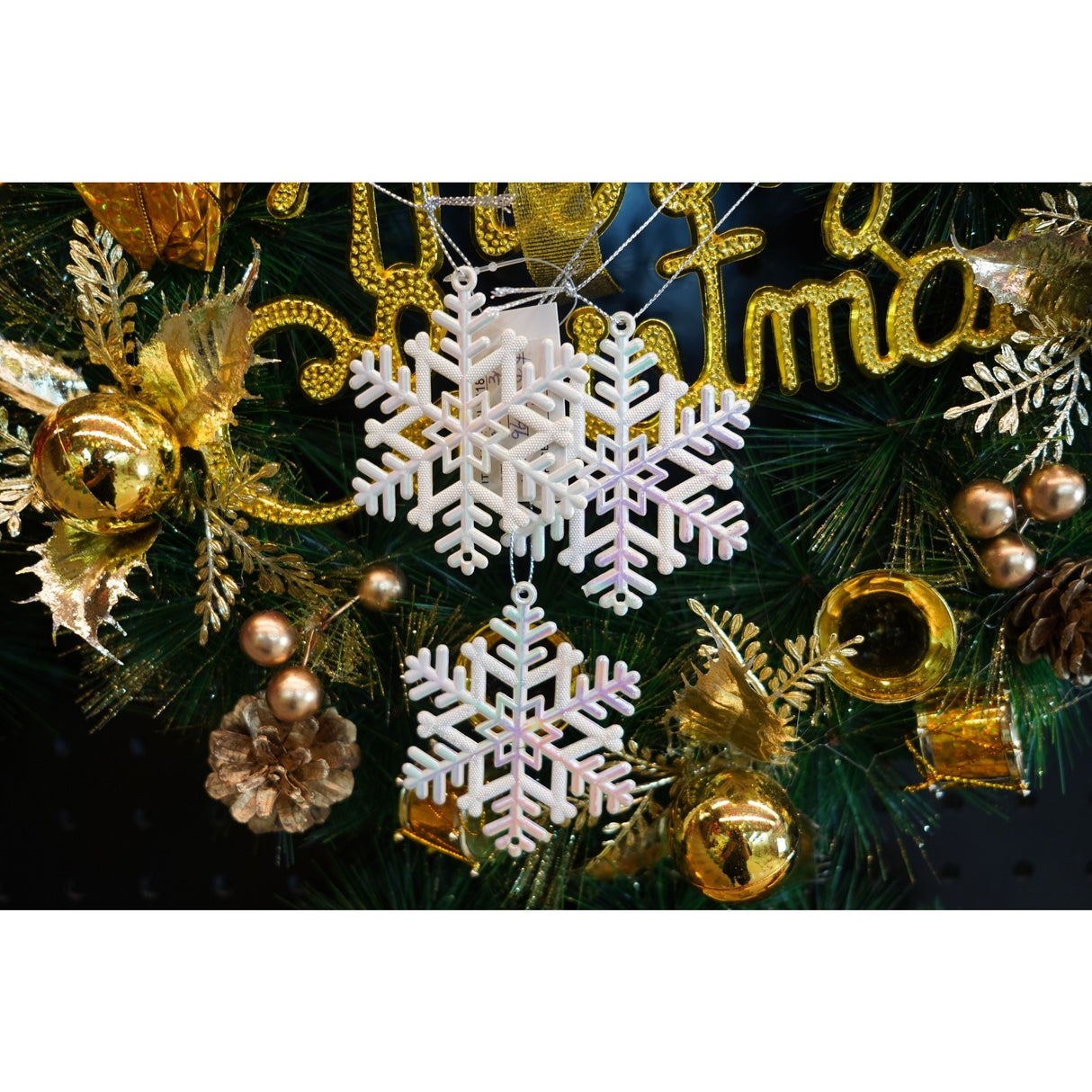 Ornament brad de Craciun, Perlat, in forma de Fulg de nea, 8 cm x 8 cm, Plastic, Flippy - vivimall.ro