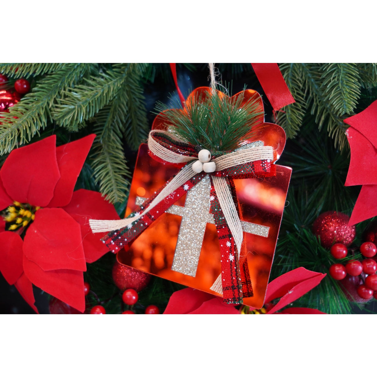 Ornament brad, Flippy, Cadou, Rosu, Lucios, 15*15CM, Acril, Interior/ Exterior - vivimall.ro