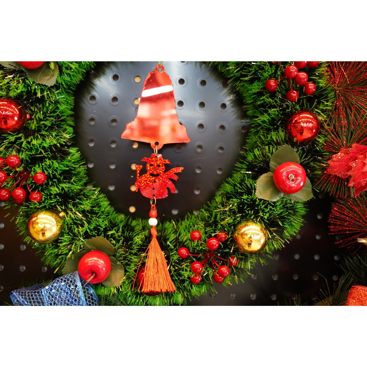 Ornament brad, Flippy, Clopotel, Om de zapada, Rosu, Lucios, 10*28CM, Acril, Interior/ Exterior - vivimall.ro