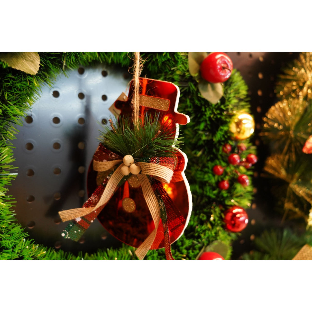 Ornament brad, Flippy, Om de zapada, Rosu, Lucios, 14*17CM, Acril, Interior/ Exterior - vivimall.ro