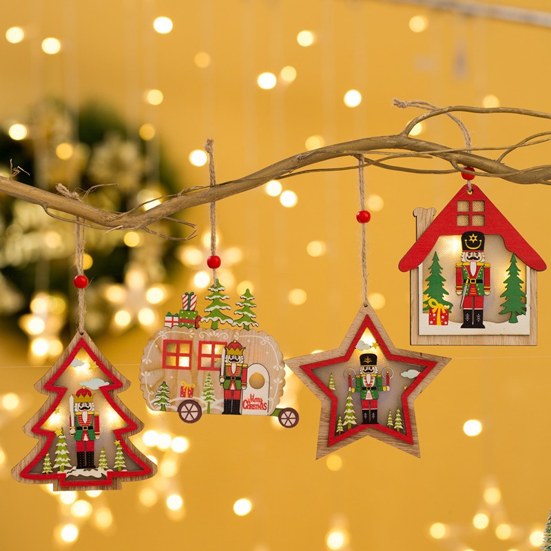 Ornament de Brad, Flippy, cu Lumini LED, din Lemn, Figurina Spargatorul de Nuci, Model Casuta, Multicolor - vivimall.ro