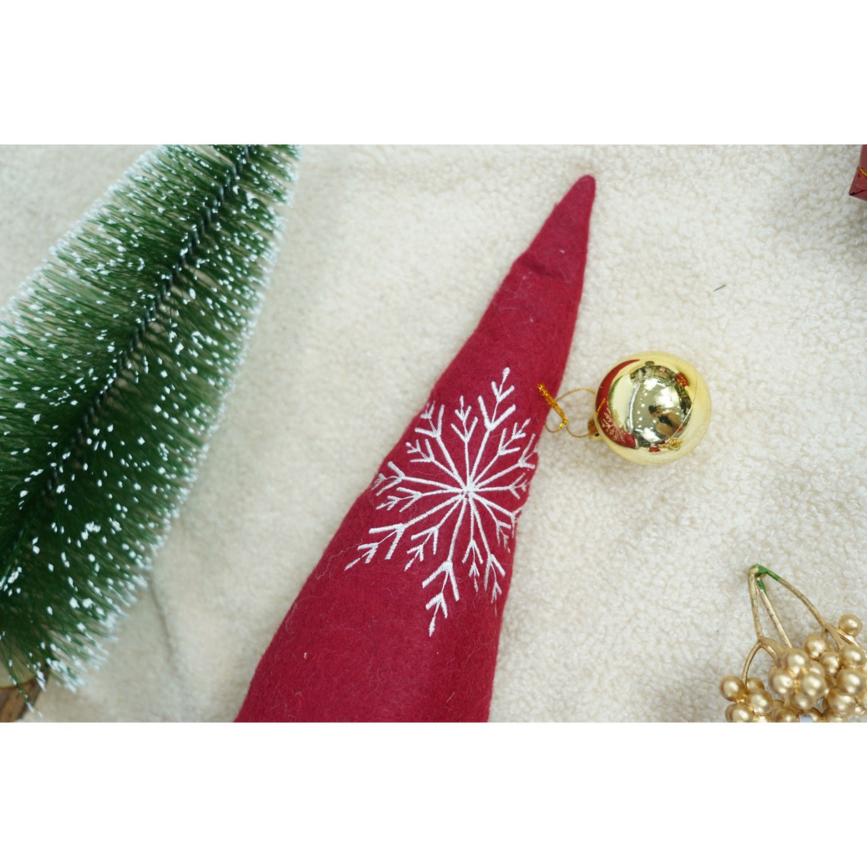 Ornament de Craciun spiridus, Flippy, gri/alb, textil, 42 cm - vivimall.ro