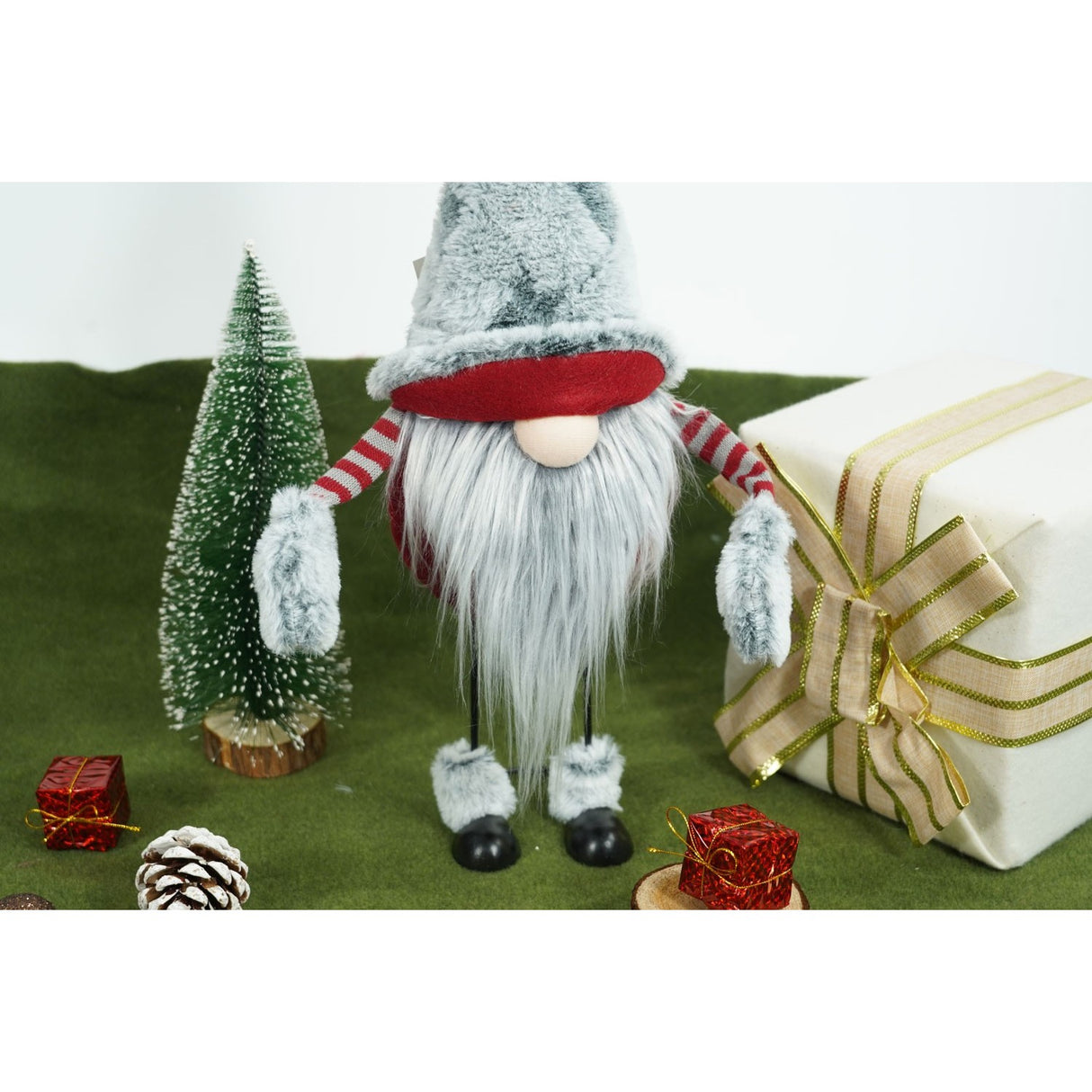 Ornament de Craciun spiridus, Flippy, gri/rosu, textil, 55 cm - vivimall.ro