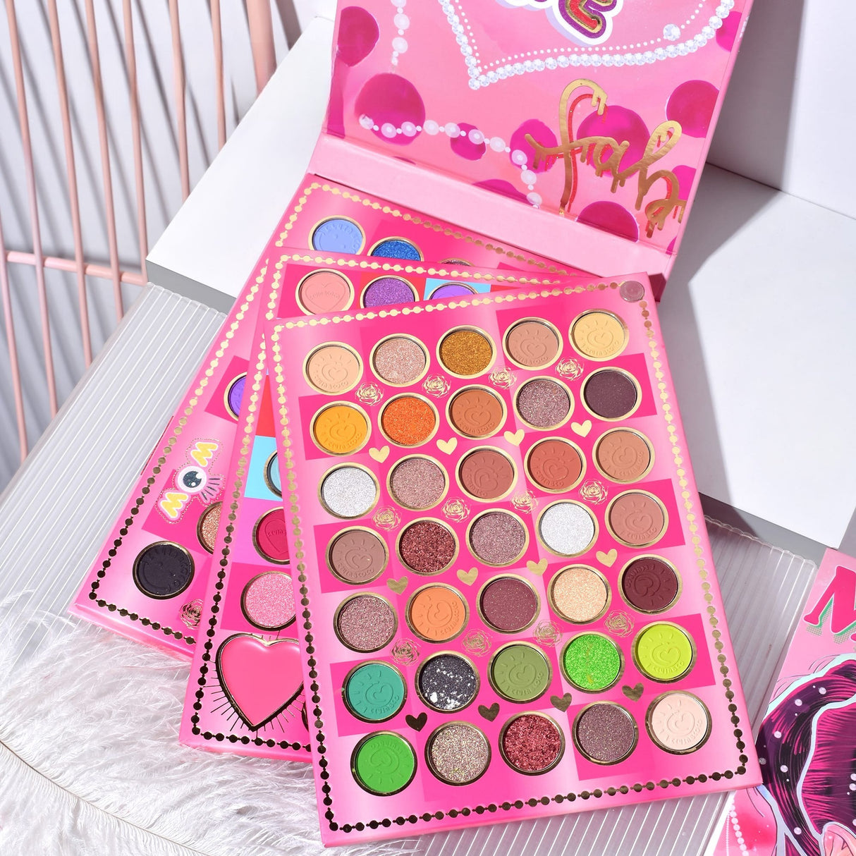 Trusa de Machiaj, KEVIN & COCO, Mean Girl Rose, Fard de Pleoape, Iluminator, Blush Cremos, 97 culori, 21 x 15.7 x 2.4 cm - vivimall.ro