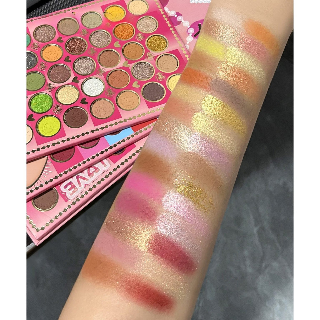 Trusa De Machiaj, Kevin & Coco, Mean Girl Rose, Fard De Pleoape, Iluminator, Blush Cremos, 97 Culori, 21 X 15.7 X 2.4 Cm - vivimall.ro