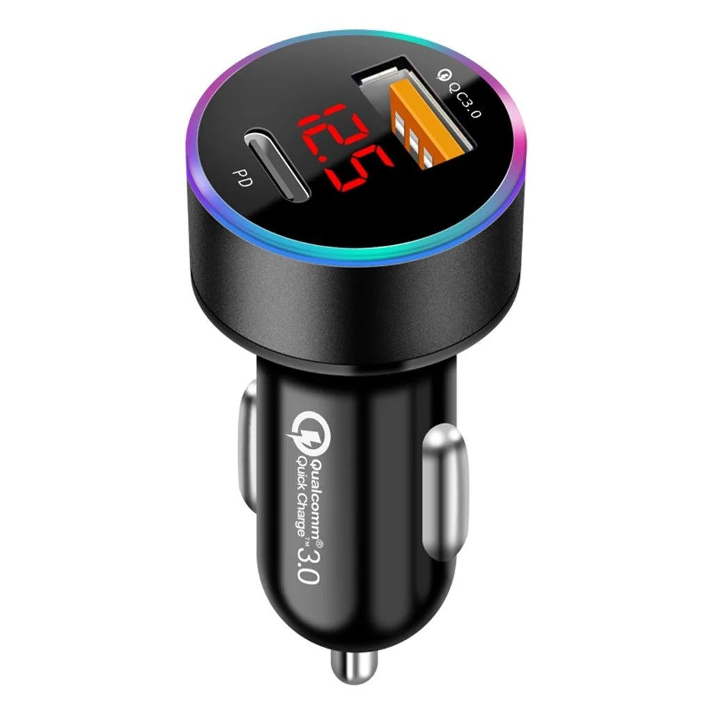 Detaliu porturi încărcător auto — USB Fast Charge QC3.0 și Type-C PD 20W, culoare neagră