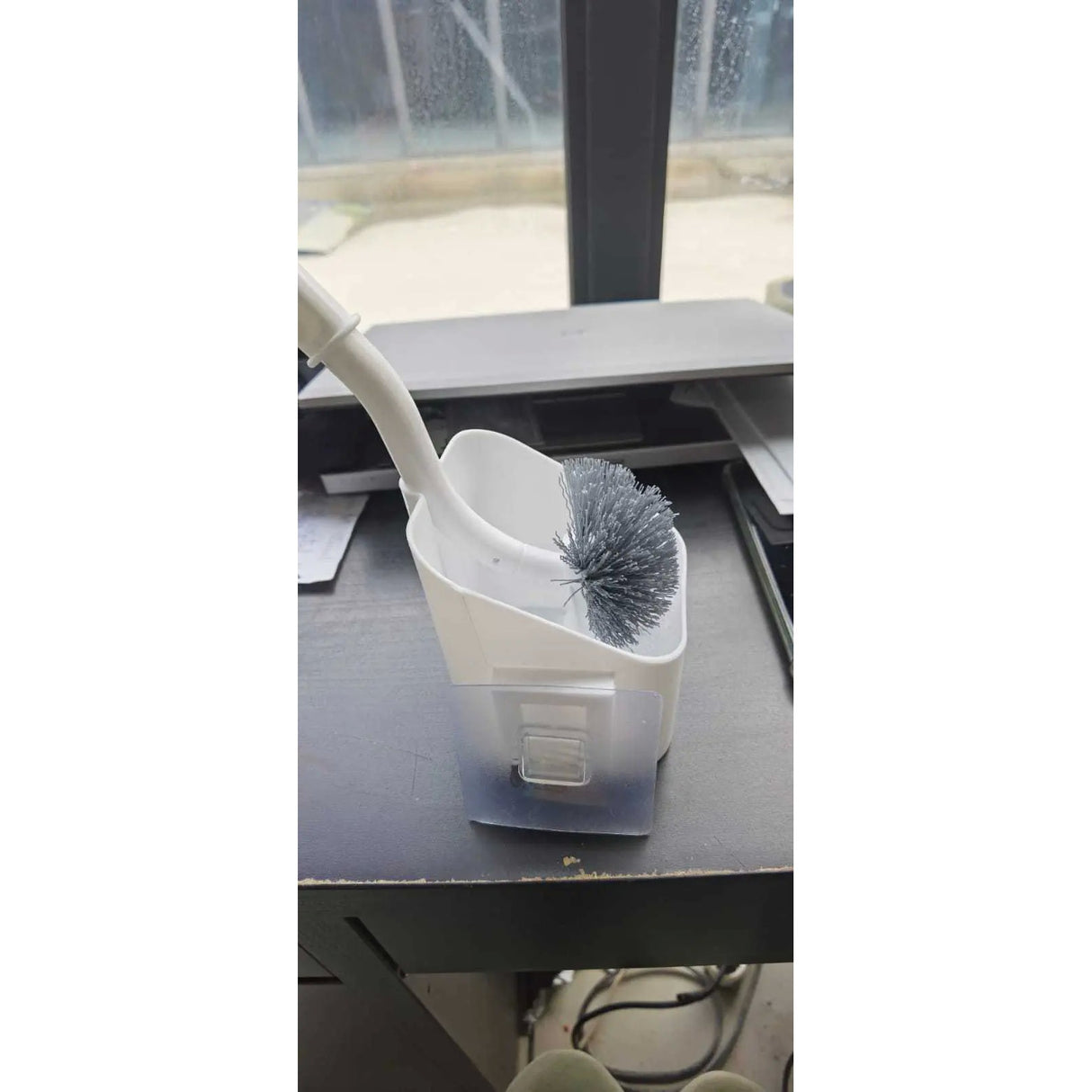 Perie de Toaleta, Vivimall, Maner Curbat, cu Suport, 40 x 12 cm, Peri Flexibili, Alb, Resigilat - vivimall.ro