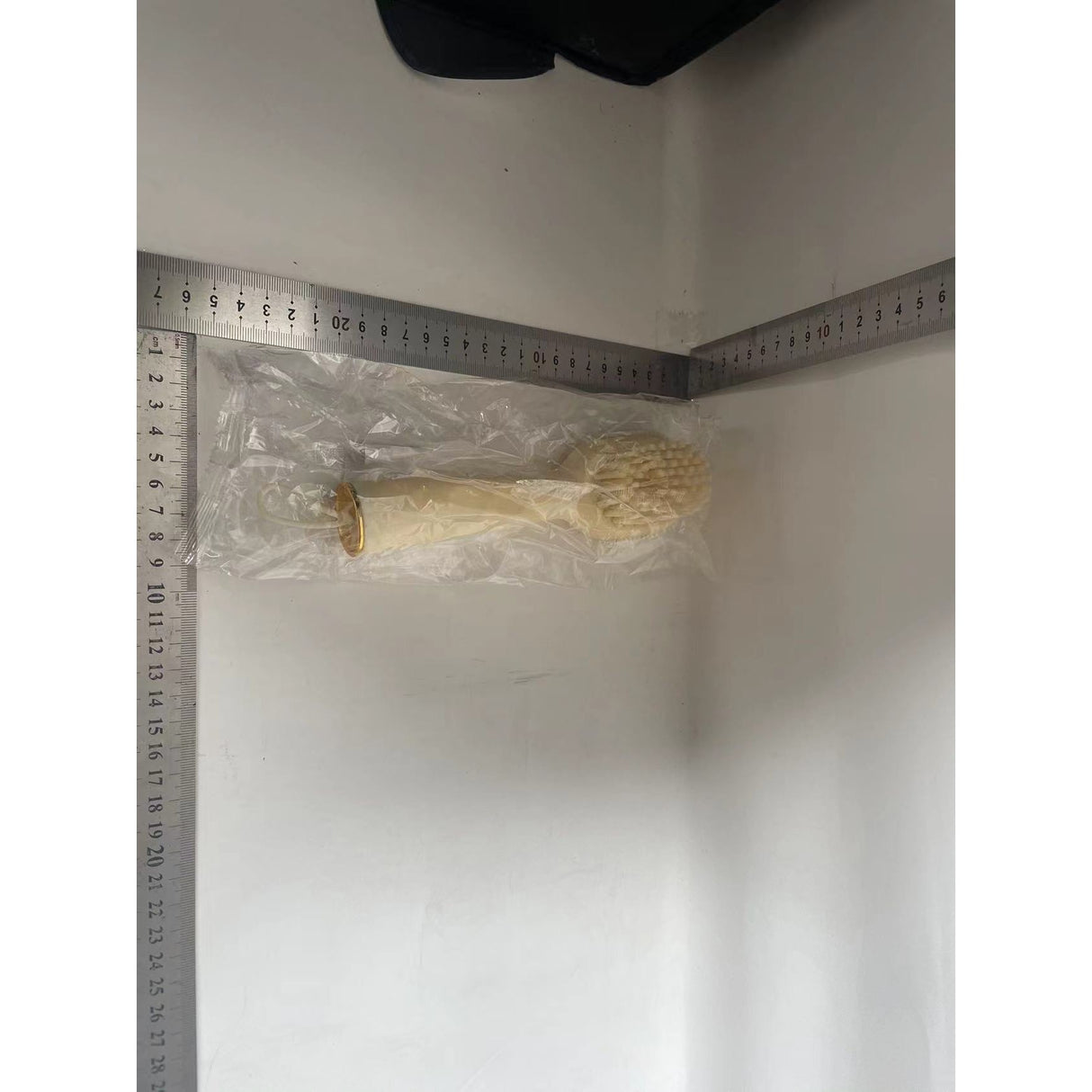 Perie pentru Curatare Incaltaminte cu Recipient pentru Detergent, Vivimall, Perie Multifunctionala pentru Incaltaminte si Lenjerie, cu Peri Moi, Fara Deteriorare, 22x6x4 cm, Galben - vivimall.ro