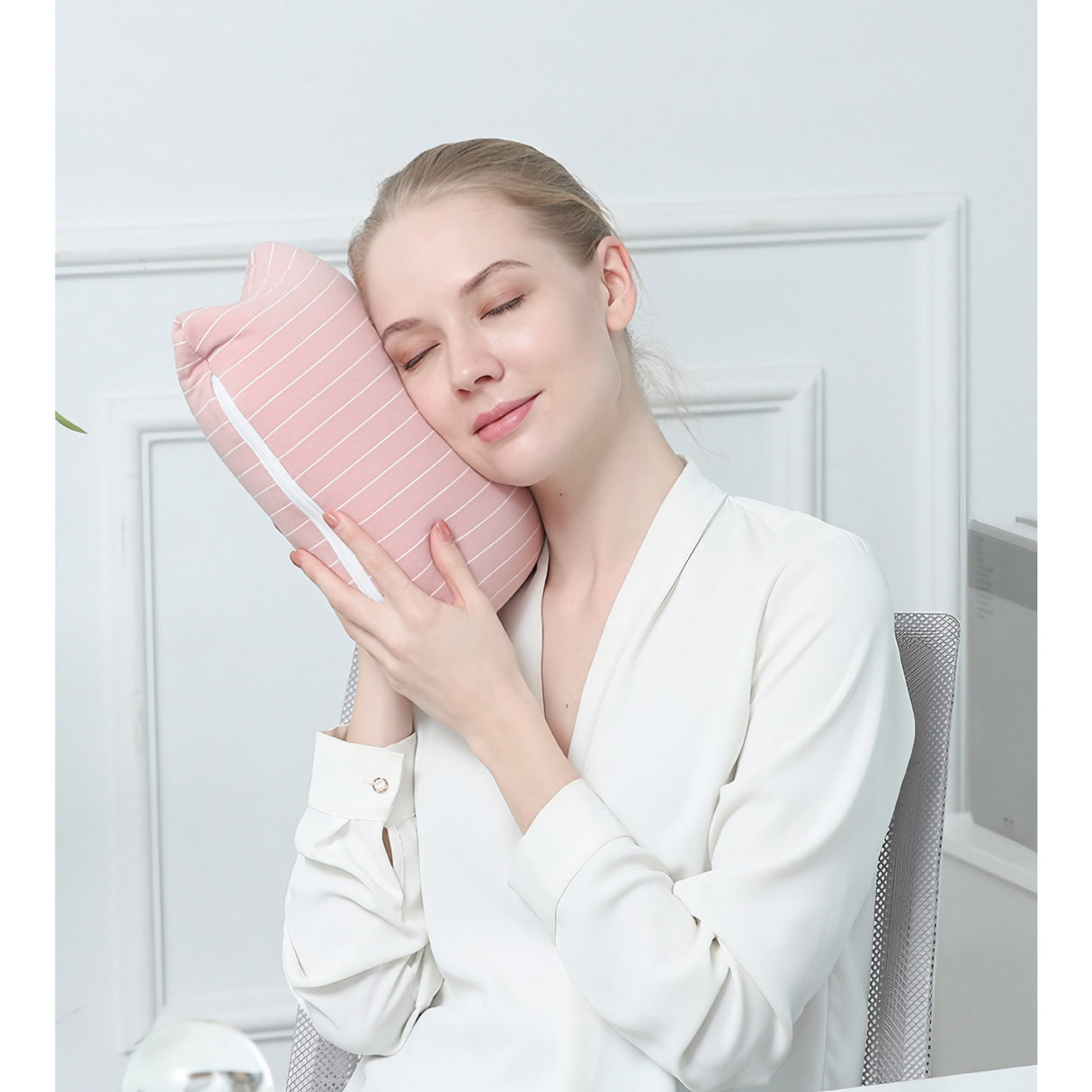 Perna de calatorie, Vivimall , 2 in 1, cu Particule de Spuma cu Memorie, Roz, Resigilat - vivimall.ro