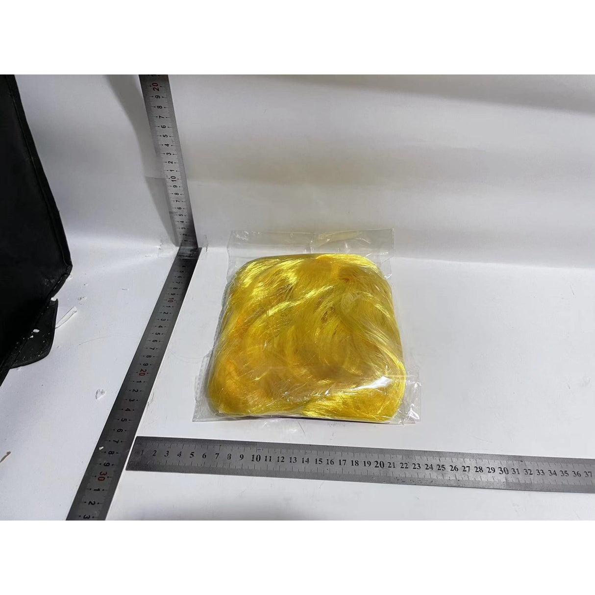 Peruca Cosplay, Flippy, Tunsoare Bob cu Breton, pentru Carnaval, Halloween, Petreceri Tematice, din PET, Marime Universala, Galben