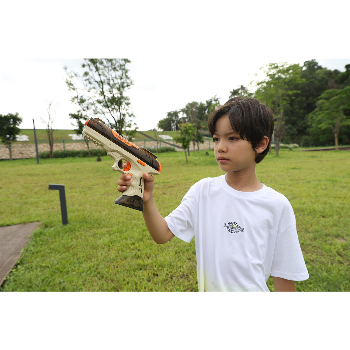 Pistol cu Apa Electric, Flippy, 2 Rezervoare 75/350 ml, din ABS+Silicon, Baterie, Incarcare USB, Conectare la Furtun, +6 Ani, Maro