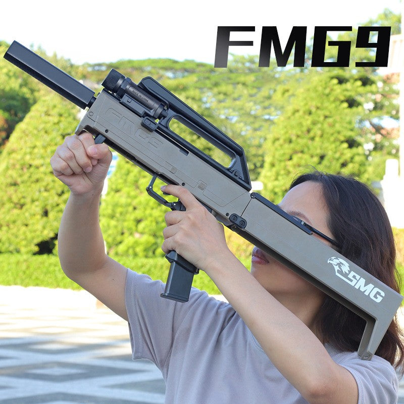 Pusca Mitraliera de Jucarie Pliabila, Vivimall, cu 10 Gloante Moi Reutilizabile de Gel incluse, Varsta 14+, 69 x 35 x 5 cm, Maro deschis - vivimall.ro