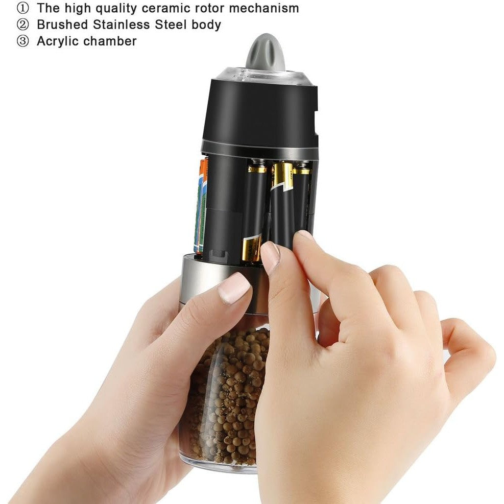 Rasnita Electrica Sare si Piper, Vivimall, cu Camera Depozitare Transparenta, Macinare, Functionare pe Baterii, cu Lumina, ABS, 20x6.5 cm, Argintiu/Transparent - vivimall.ro