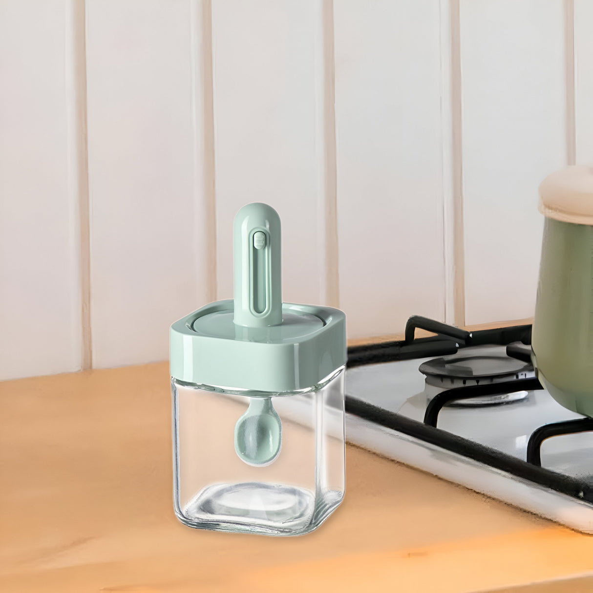 Recipient pentru Depozitarea Condimentelor, Vivimall, Borcan din Sticla, Capac si Lingura Incorporate, Uz Casnic, 300 ml, 7.1x7.1x14.8 cm, Verde - vivimall.ro