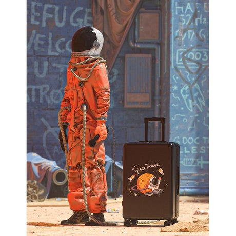 Troler De Calatorie Cu Astronaut | SpaceTravel