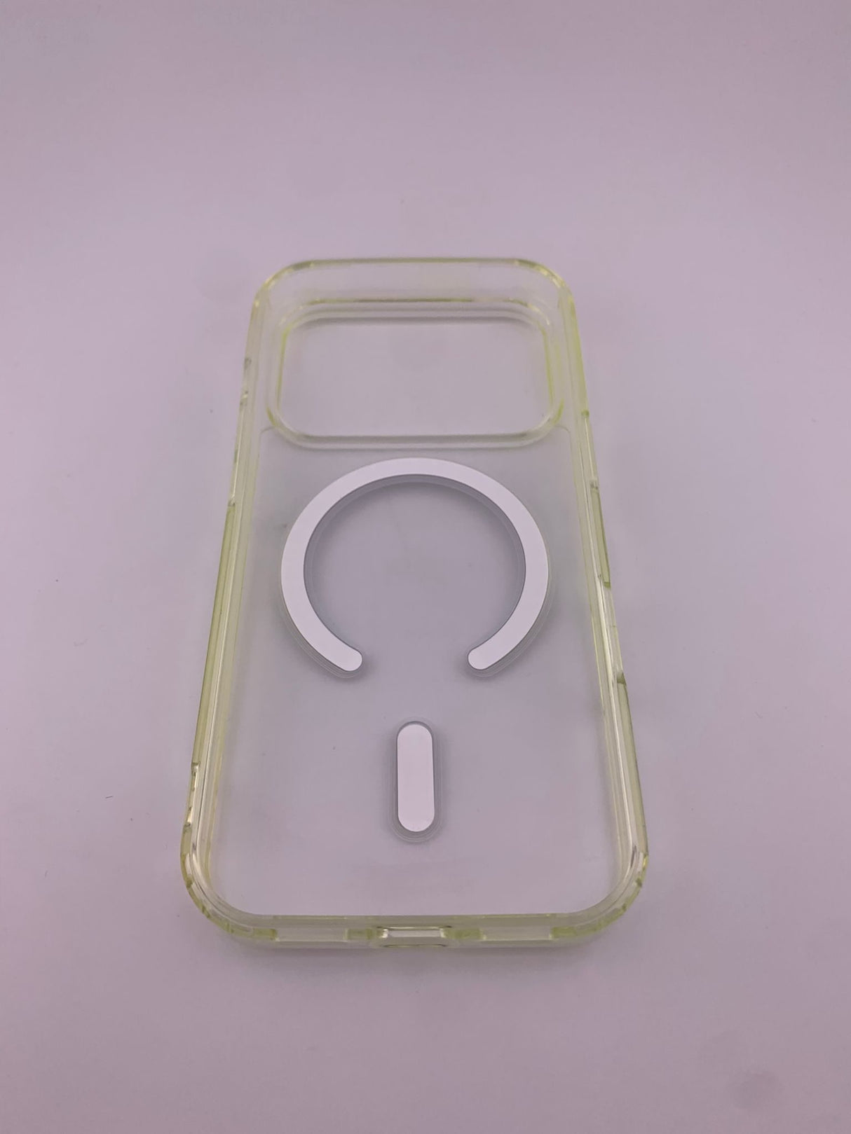 Husă Flippy iPhone 17 Pro Max resigilată, vedere laterală, butoane și porturi accesibile