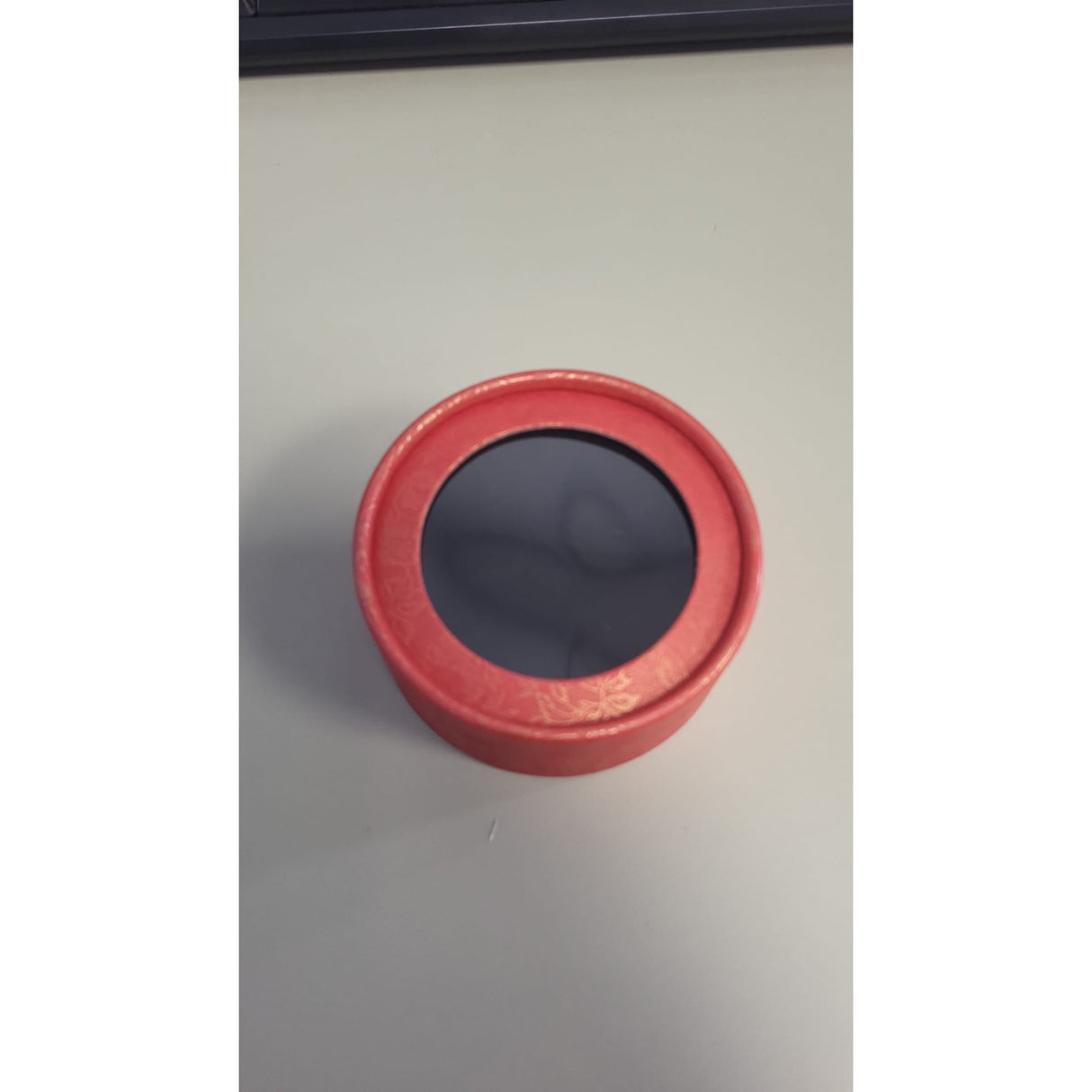 Set 12 Cutii pentru Martisoare/Brose, Model Rotund cu Display, Rosu, 8 cm - vivimall.ro